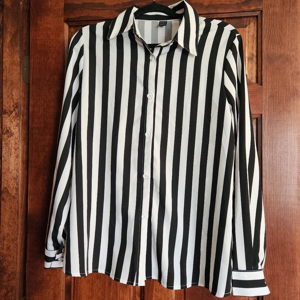 Bold Black & White Striped Button Down - Size Large